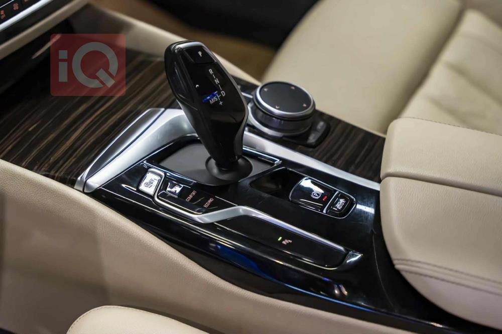 بی ئێم دەبڵیو سیریەس 5